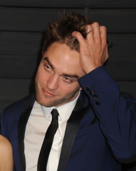 24 Febrero - Más imágenes de Rob y sus amigos en la fiesta de los Oscars de Vanity Fair!!! (22 Febrero) 94428c392578060