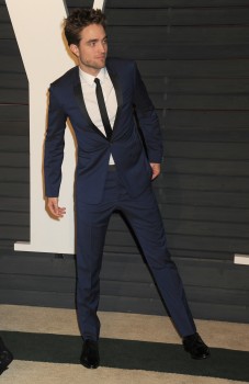 24 Febrero - Más imágenes de Rob y sus amigos en la fiesta de los Oscars de Vanity Fair!!! (22 Febrero) B1d4be392577693