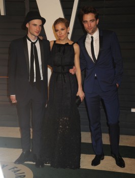 24 Febrero - Más imágenes de Rob y sus amigos en la fiesta de los Oscars de Vanity Fair!!! (22 Febrero) Cc0da5392577890