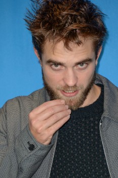 12 Marzo - Nuevas / Antiguas imágenes de Rob en la Berlinale, en HQ y UHQ!!! (Parte 1) 0319ec395436305