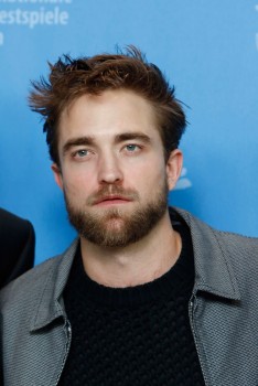 12 Marzo - Nuevas / Antiguas imágenes de Rob en la Berlinale, en HQ y UHQ!!! (Parte 1) 255bdf395432619