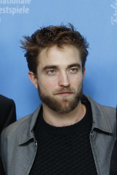 12 Marzo - Nuevas / Antiguas imágenes de Rob en la Berlinale, en HQ y UHQ!!! (Parte 1) 479d46395433105