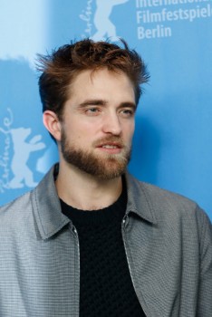 12 Marzo - Nuevas / Antiguas imágenes de Rob en la Berlinale, en HQ y UHQ!!! (Parte 1) 552c5c395432591