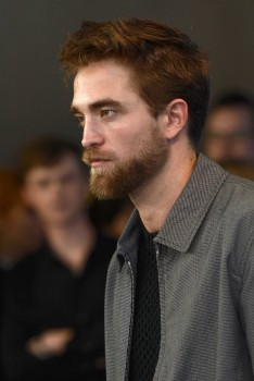 12 Marzo - Nuevas / Antiguas imágenes de Rob en la Berlinale, en HQ y UHQ!!! (Parte 1) 02d0c7395448186