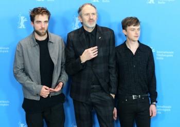 12 Marzo - Nuevas / Antiguas imágenes de Rob en la Berlinale, en HQ y UHQ!!! (Parte 1) 1e90e0395440089