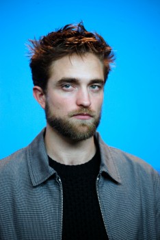 12 Marzo - Nuevas / Antiguas imágenes de Rob en la Berlinale, en HQ y UHQ!!! (Parte 1) 4e40de395449696