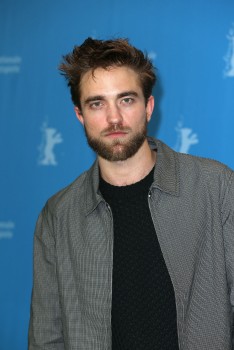 12 Marzo - Nuevas / Antiguas imágenes de Rob en la Berlinale, en HQ y UHQ!!! (Parte 1) 150795395451862