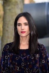 Jennifer Connelly - Louis Vuitton fashion show in Paris 3/11 9db027396456781