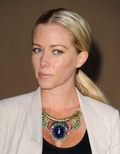 Kendra Wilkinson - 'Dead Rising: Watchtower' Premiere in Cul 0d83b6396695936