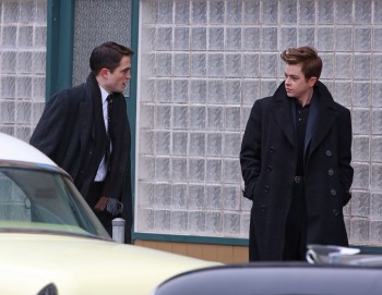 20 Febrero - Más fotos de Rob y Dane Dehann ayer, en el set de "Life"!!! 371515309129183