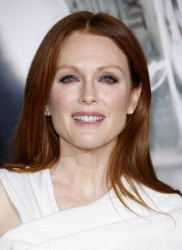 Julianne Moore - 'Non-Stop' premiere in LA 2/24/14  0f2f27310450090