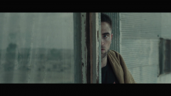 17 Abril - Capturas y Gifs del trailer de "THE ROVER"!!! 319e7e321342546