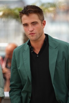 18 Mayo - Rob en el Photocall de "The Rover" en Cannes!!! 7f88ad327288648