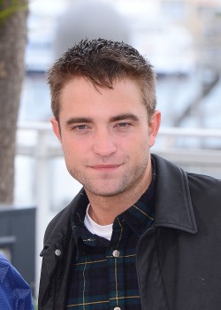 19 Mayo - Rob en el Photocall de Maps to the Stars en el Festival de Cine de Cannes 2014!!!! 7ddffd327499848