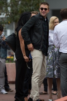 19 Mayo - Rob en el Photocall de Maps to the Stars en el Festival de Cine de Cannes 2014!!!! Dff6b9327498429