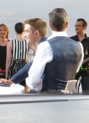 1 Junio - Geniales Imágenes y Video Fan de Rob en Cannes!!!! Aabdfc330421178