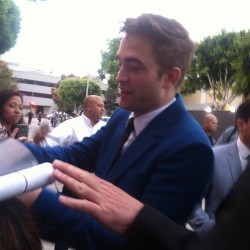 13 Junio - Más de Rob en la Premiere de The Rover en LA!!! 348fec332794948