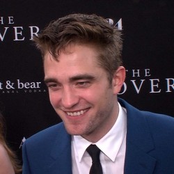 13 Junio - Más de Rob en la Premiere de The Rover en LA!!! 5f17f5332856287