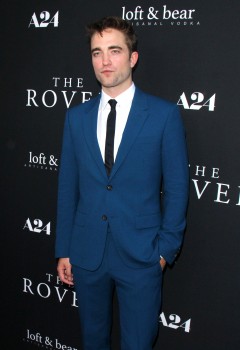 13 Junio - Rob en la Alfombra Roja de la Premiere de The Rover en LA!!! (12 Junio) 74e671332917938