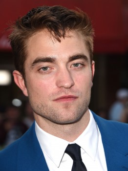 16 Junio - Rob en la Alfombra Roja de la Premiere de The Rover en LA - Parte 2!!!! 8aad79333031360