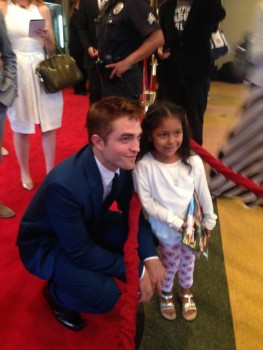 16 Junio - Rob en la Alfombra Roja de la Premiere de The Rover en LA - Parte 2!!!! D72494333466998