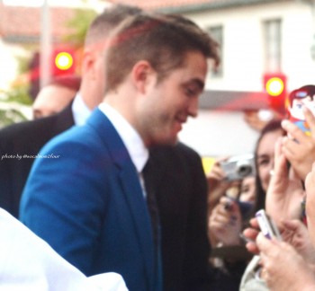 29 Junio - Más de 190 Fan Fotos de Rob de la premiere de "The Rover"!!! F4466f335012046