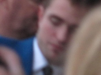 29 Junio - Más de 190 Fan Fotos de Rob de la premiere de "The Rover"!!! Fbcff7335011827