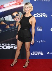 Julianne Hough @ Los Angeles Premiere 'Let's Be Cops' - Augu Baf527343747028