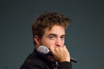 10 Agosto - Más Fotos Fan de Robert en The Rover Q&A 'Meet The Filmmakers' At The Apple Store!!! 838eb0344039381