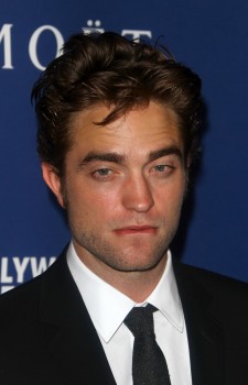 16 Agosto - Robert Pattinson at the HFPA Charity Installation Dinner in Beverly Hills, CA!!! (14 Agosto) 4850d2345368058