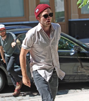 29 Agosto - Nuevas fotos de Rob y sus amigos en NYC!!! (27 Agosto) 766a26347732154