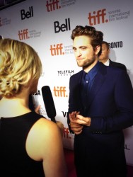 10 Septiembre - Rob en la Premiere de MTTS en TIFF!!! 055ca9350344808