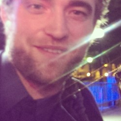 10 Septiembre - Rob en la Premiere de MTTS en TIFF!!! 692f29350341670