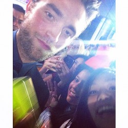 10 Septiembre - Rob en la Premiere de MTTS en TIFF!!! 8d25a5350341641