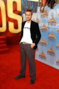 Райан Гослинг (Ryan Gosling) MTV Movie Awards 2005.06.04. - 12xHQ 0f57ee358554194