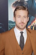 Райан Гослинг (Ryan Gosling) Gangster Squad Premiere, 01/07/2013 - 18xHQ 86dfa9358553716
