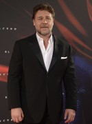 Расселл Кроу (Russell Crowe) Man of Steel (El Hombre de Acero) premiere at the Capitol cinema in Madrid, 17.06.13 (46xHQ) 725492358749605