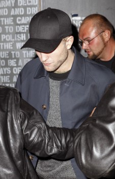 11 Noviembre - Nuevas fotos de Rob en el concierto de FKA Twigs, anoche!!! (10 Noviembre) 7fa61a363599836