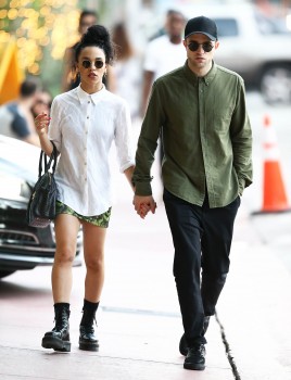 6 Diciembre - Nuevas imágenes HQ de Rob y FKA Twigs, ayer!!! ( 5 Diciembre) F7308c369922699