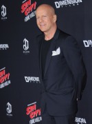 Брюс Уиллис (Bruce Willis) Sin City A Dame to Kill For Premiere, TCL Chinese Theater, 2014 - 70xHQ F30eb1381275056