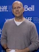 Брюс Уиллис (Bruce Willis) Looper Press Conference during the 2012 Toronto International Film Festival in Toronto,06.09.2012 - 41xHQ 1e16bc381288129