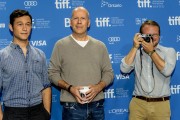 Брюс Уиллис (Bruce Willis) Looper Press Conference during the 2012 Toronto International Film Festival in Toronto,06.09.2012 - 41xHQ D2958f381287706