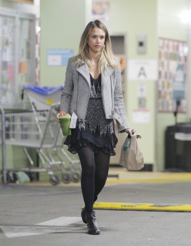 Jessica Alba Shopping in LA 1/13/15  852d07381698746