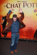 Антонио Бандерас (Antonio Banderas) Puss In Boots Premiere in Paris - November 20, 2011 (12xHQ) F69a97382401923