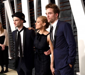 24 Febrero - Más imágenes de Rob y sus amigos en la fiesta de los Oscars de Vanity Fair!!! (22 Febrero) 1bfd41392575813