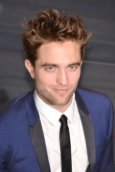 24 Febrero - Más imágenes de Rob y sus amigos en la fiesta de los Oscars de Vanity Fair!!! (22 Febrero) B24977392578309