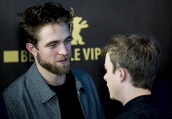 12 Marzo - Nuevas / Antiguas imágenes de Rob en la Berlinale, en HQ y UHQ!!! (Parte 1) 0615fa395437297