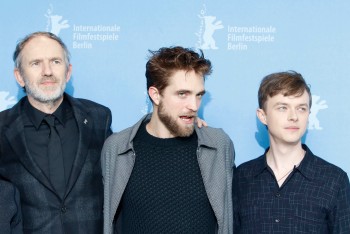 12 Marzo - Nuevas / Antiguas imágenes de Rob en la Berlinale, en HQ y UHQ!!! (Parte 1) 18a43b395433717