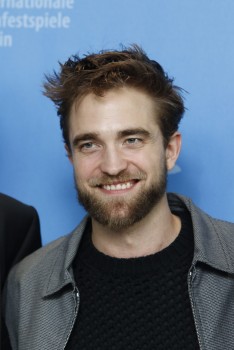 12 Marzo - Nuevas / Antiguas imágenes de Rob en la Berlinale, en HQ y UHQ!!! (Parte 1) 3278af395433261