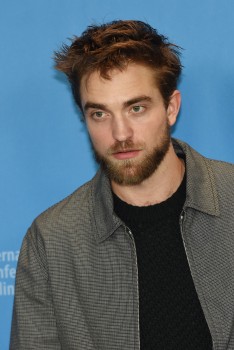 12 Marzo - Nuevas / Antiguas imágenes de Rob en la Berlinale, en HQ y UHQ!!! (Parte 1) 69bcef395436400